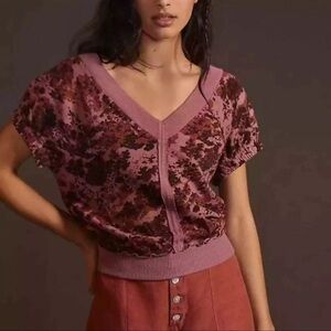 Pilcro floral short sleeved sweatshirt with V-neck